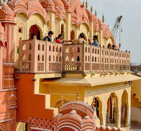 Jewels of Jaipur: A 3-Day Expedition through History, Culture, and Shopping Splendors